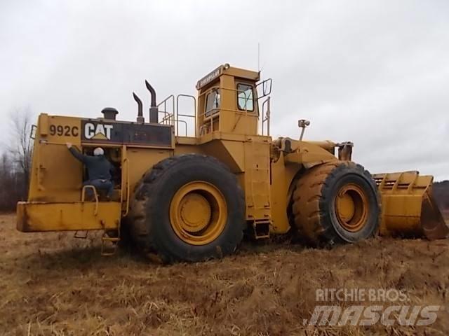 CAT 992C Kolové nakladače