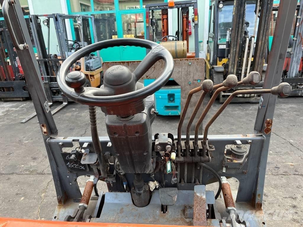 Toyota 5FBF25    V-4201 Akumulátorové vozíky