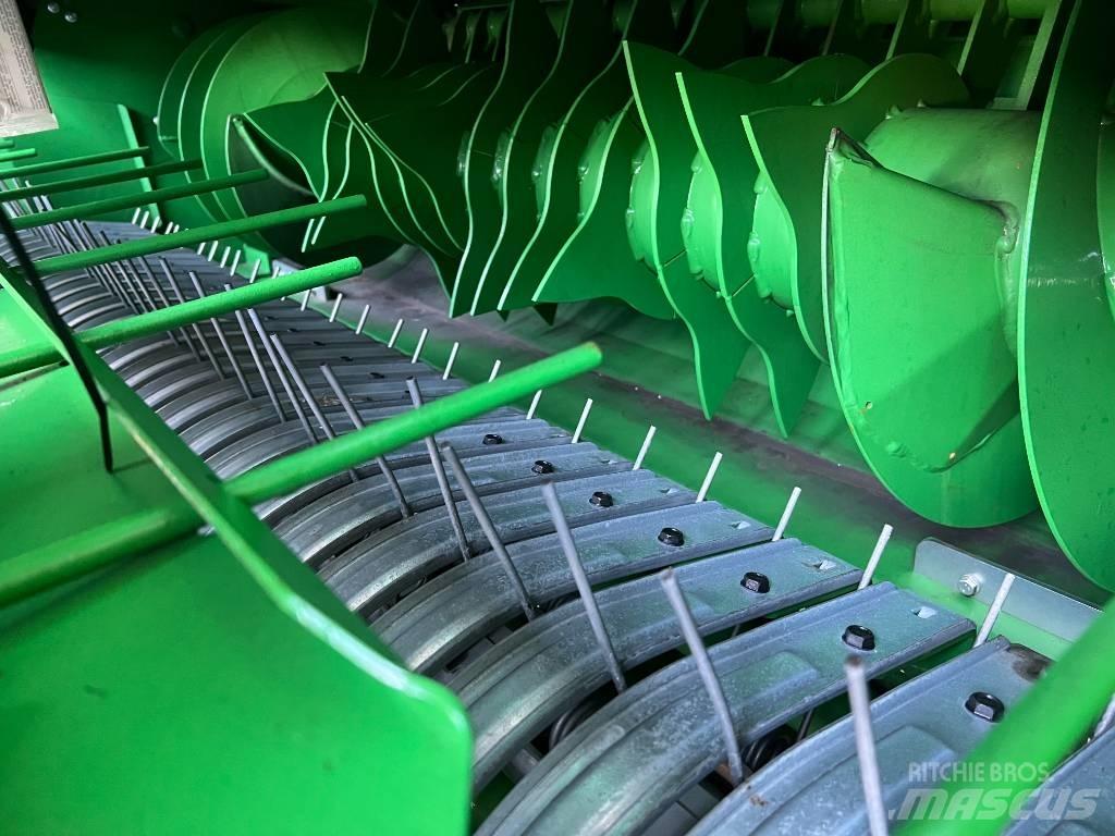 John Deere V461M Lis na válcové balíky