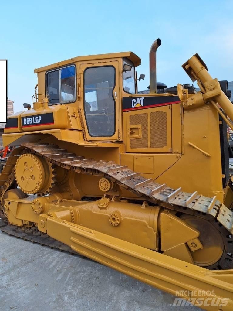 CAT D 6 R LGP Pásové dozery