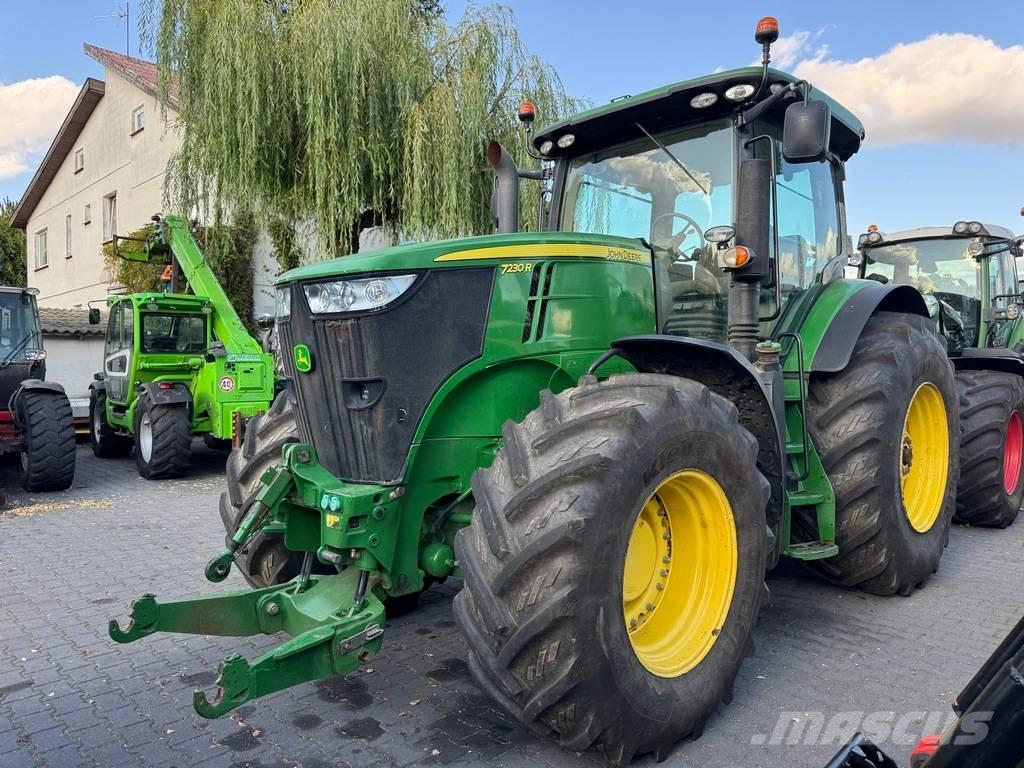 John Deere 7230R Traktory