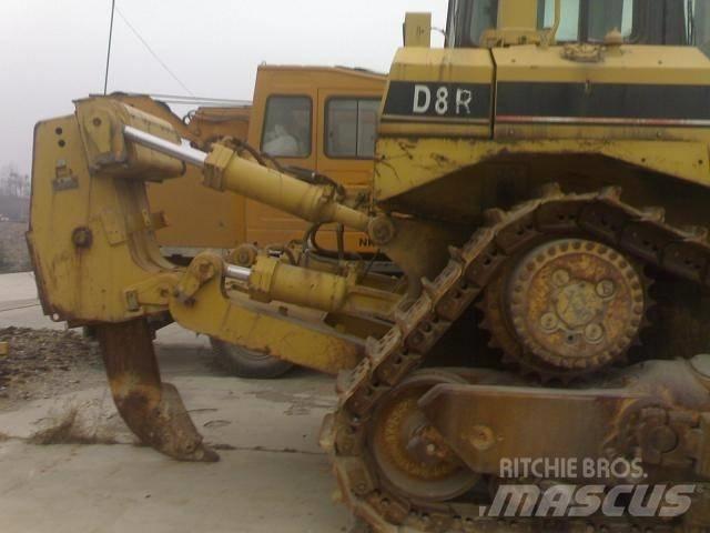 CAT D8R Pásové dozery