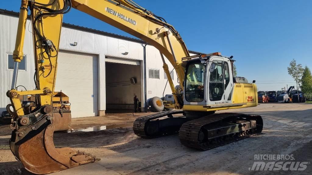 New Holland E 215 B Pásová rýpadla