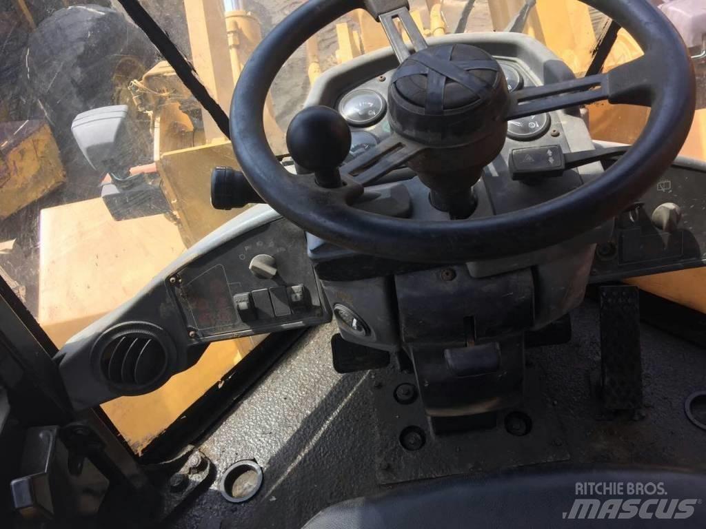 CAT 938 G Kolové nakladače