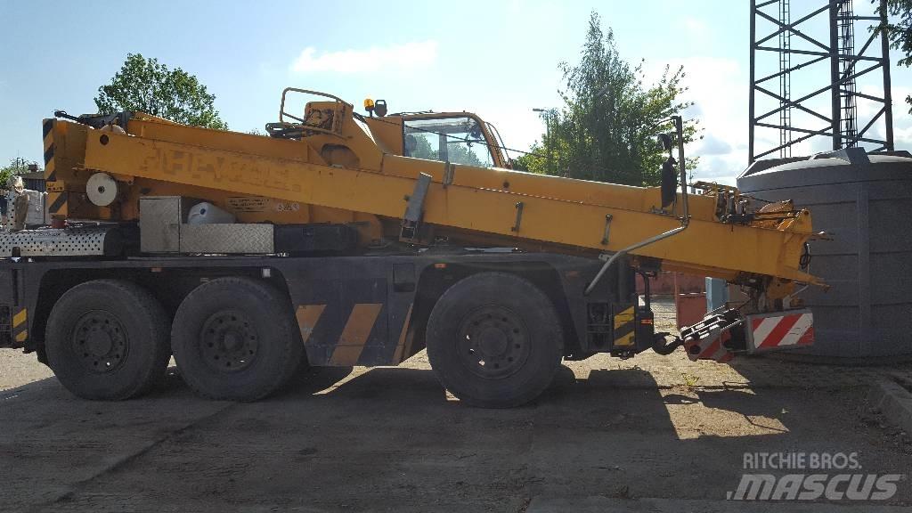 Demag AC 40-1 City Univerzální terénní jeřáby