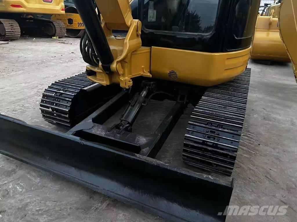 CAT 304 CR Mini rýpadla < 7t