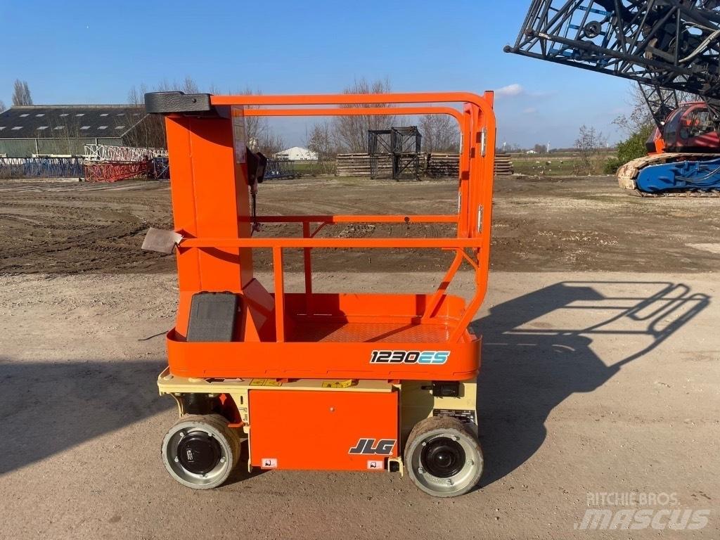 JLG 1230 ES Nůžková zvedací plošina