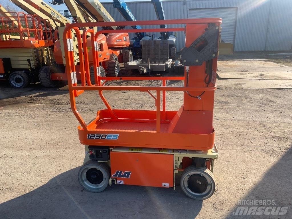JLG 1230 ES Nůžková zvedací plošina