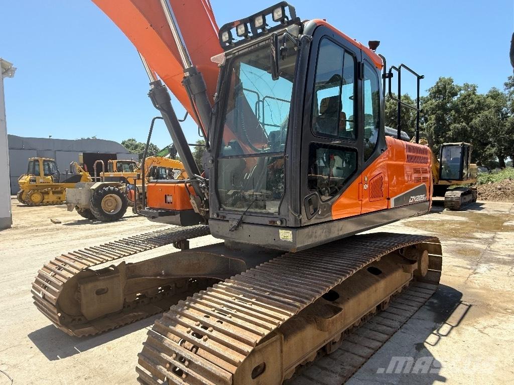  Dossan DX225LC-5 Pásová rýpadla