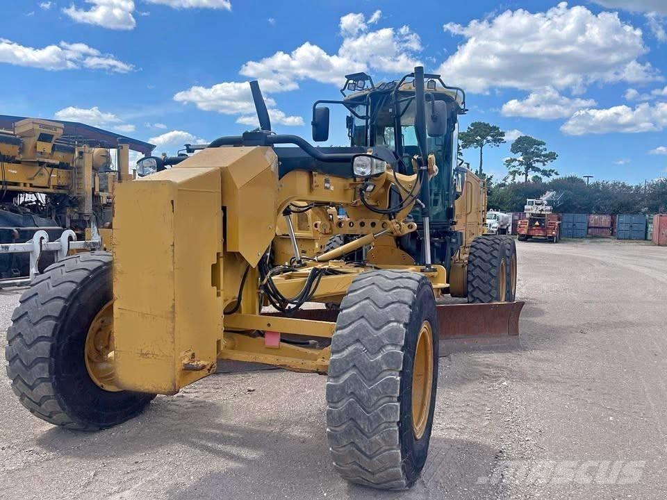 CAT 140 M 2 Grejdry