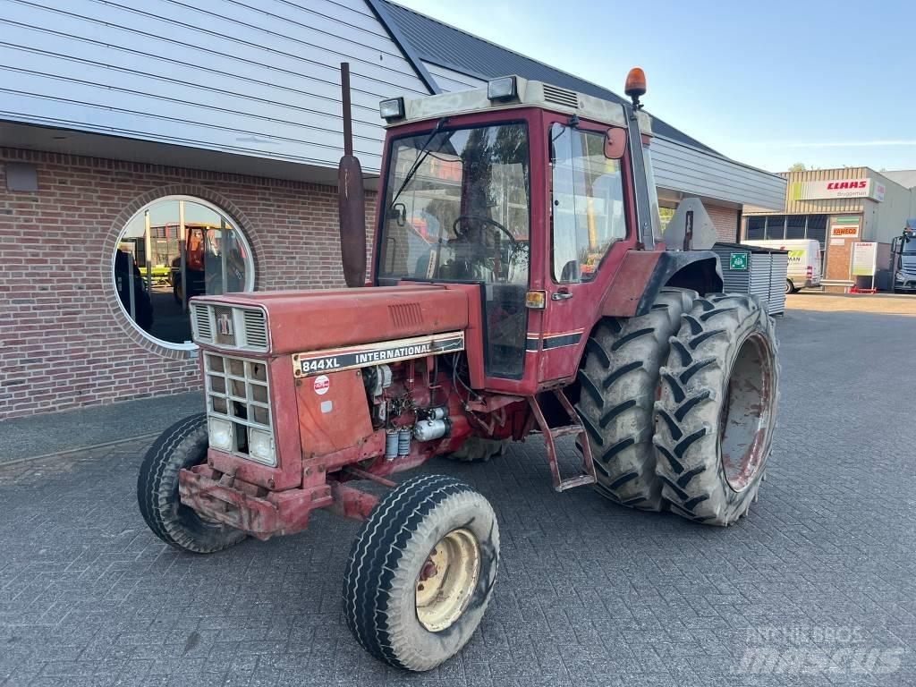 International 844xl Traktory