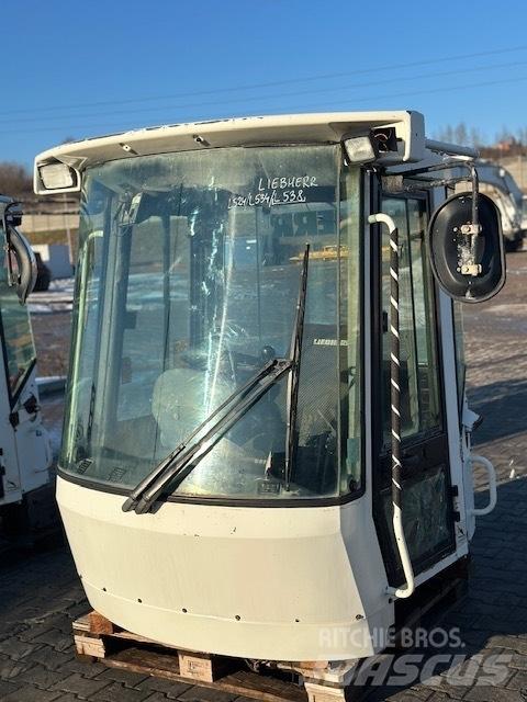 Liebherr L 538 CAB Kabiny a interiér