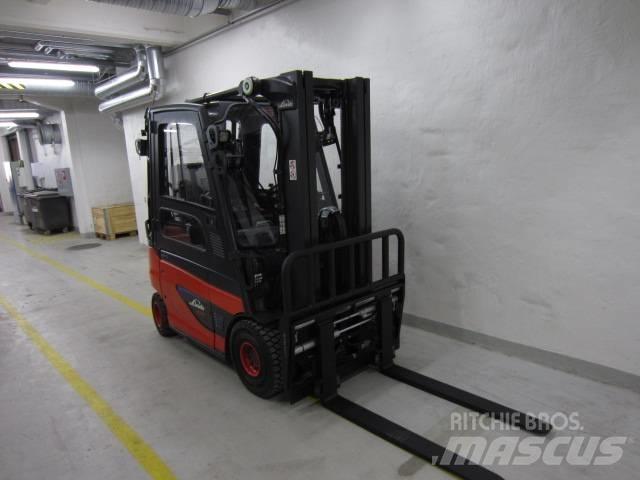 Linde E 25 Akumulátorové vozíky