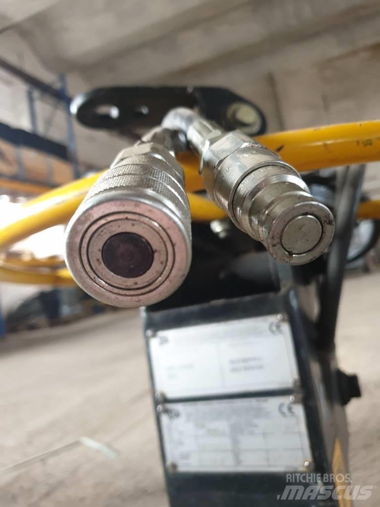 JCB Bordsteinzange Ostatní komponenty