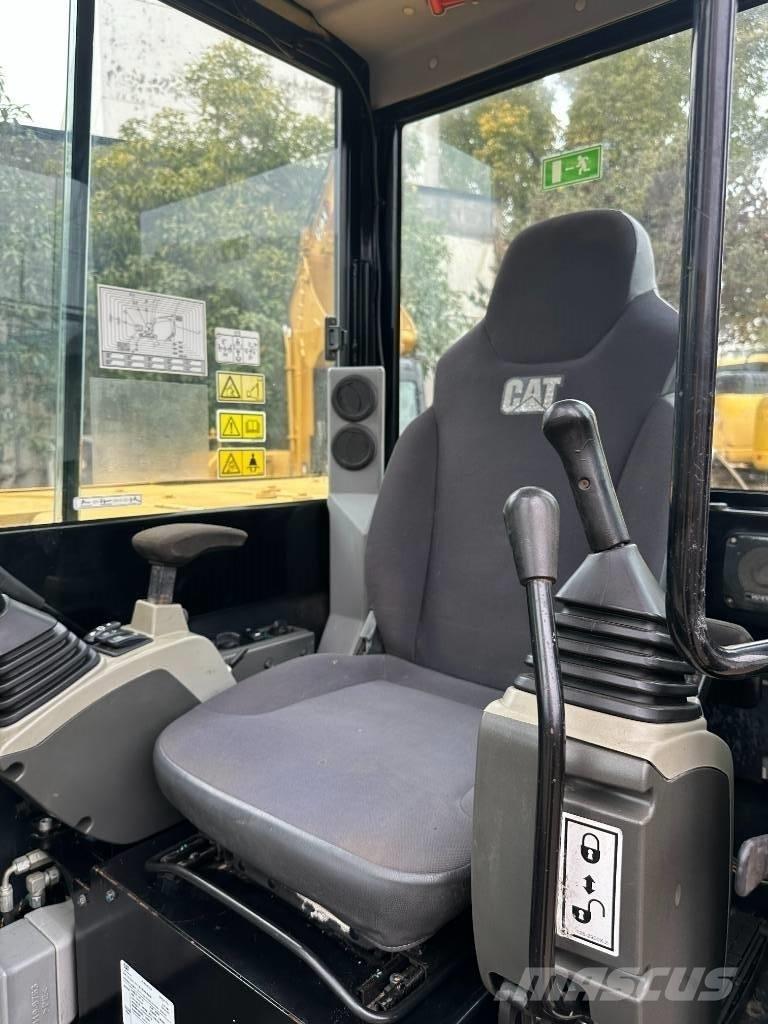CAT 305.5 Mini rýpadla < 7t