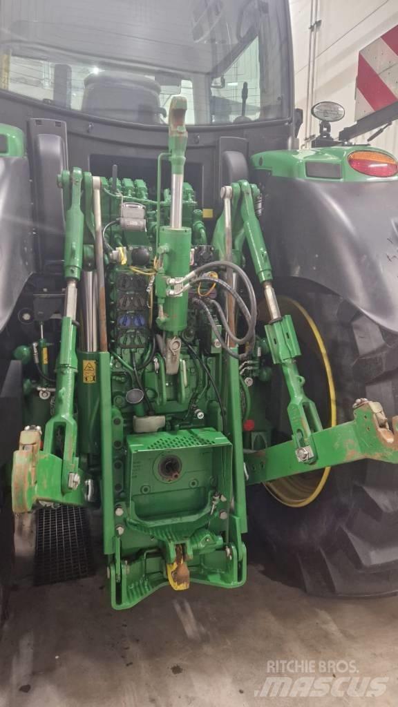 John Deere 6250 R Traktory