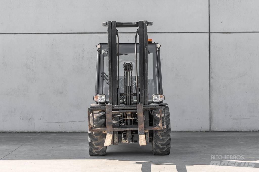 Manitou MC 25-4 Dieselové vozíky