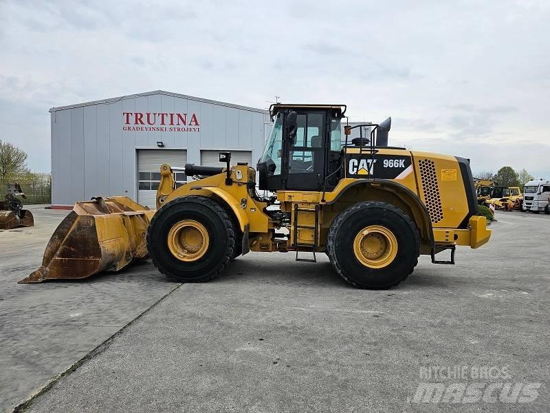 CAT 966K Kolové nakladače
