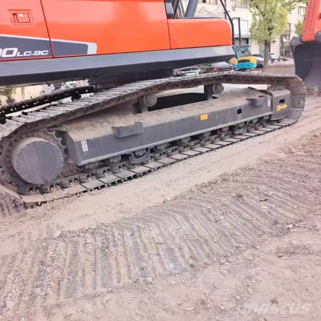 Doosan DX 300 Pásová rýpadla