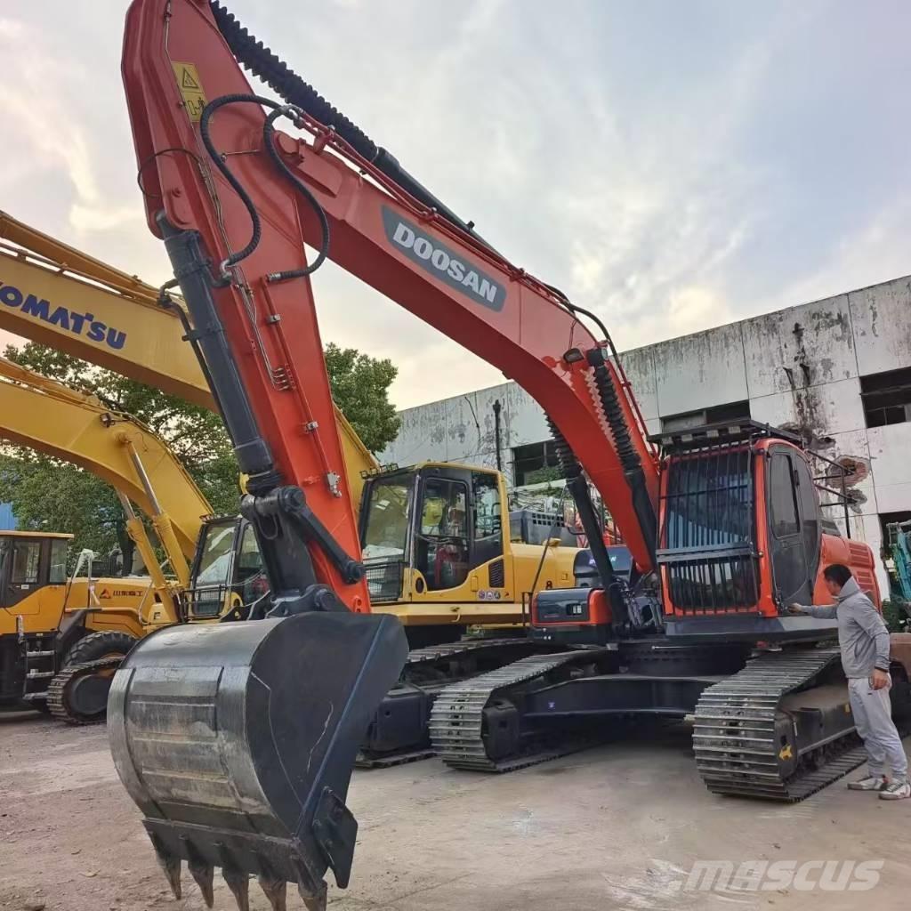 Doosan DX 300 Pásová rýpadla