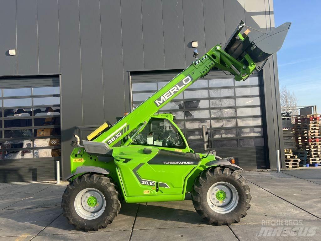 Merlo TF38.10 136 Teleskopické manipulátory