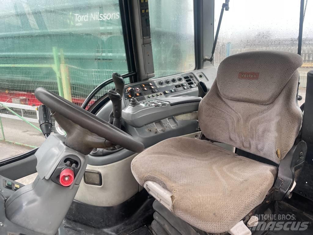 Valtra T 190 Traktory