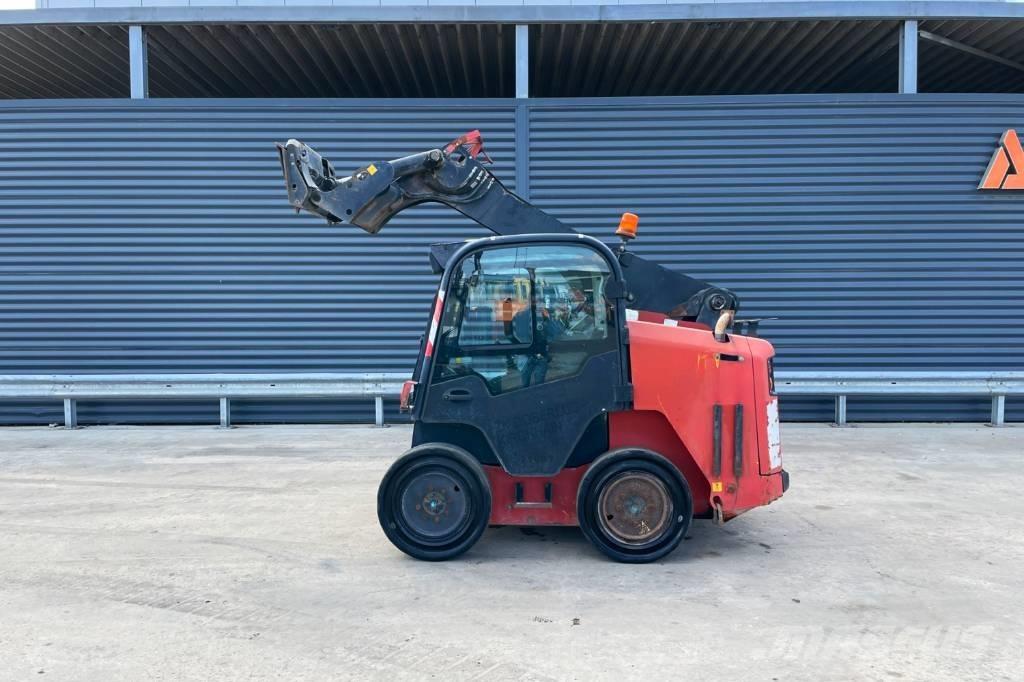 JCB R260 Smykem řízené nakladače