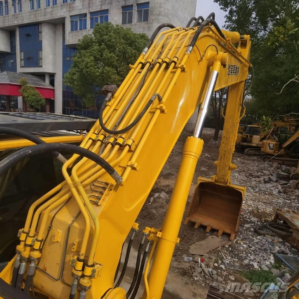 Komatsu PC 450-8 Pásová rýpadla