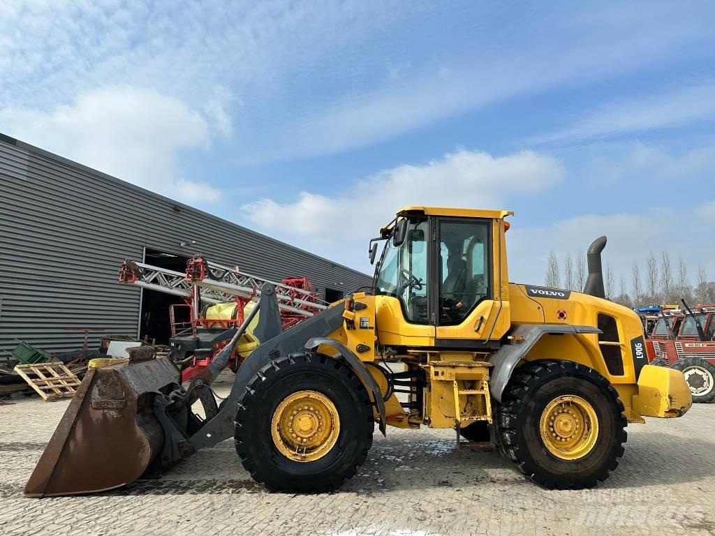 Volvo L90G Kolové nakladače