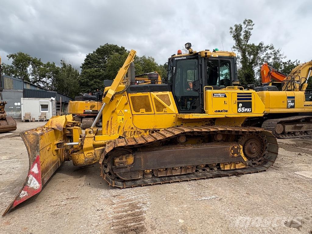 Komatsu D65PXI-18 Pásové dozery
