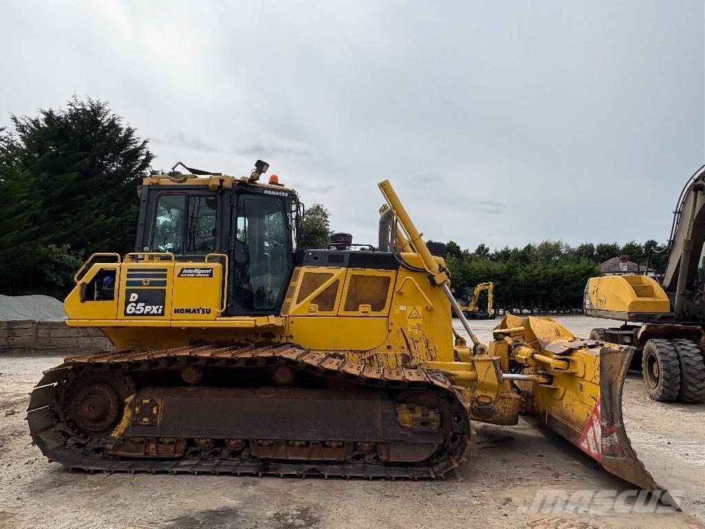 Komatsu D65PXI-18 Pásové dozery