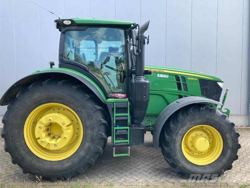 John Deere 6250R Traktory