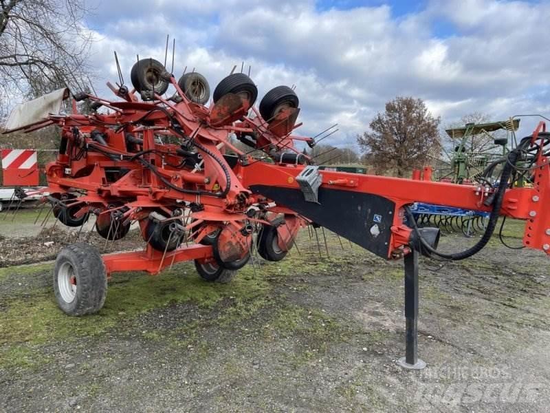 Kuhn GF 13002 Obraceče a shrabovače sena