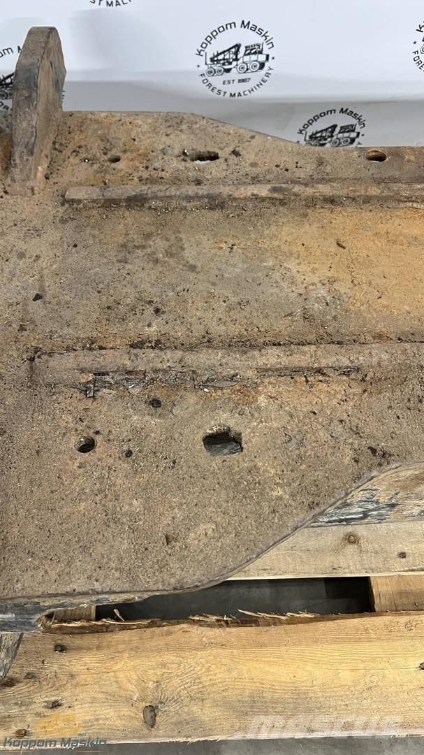 Komatsu 845 Další komponenty