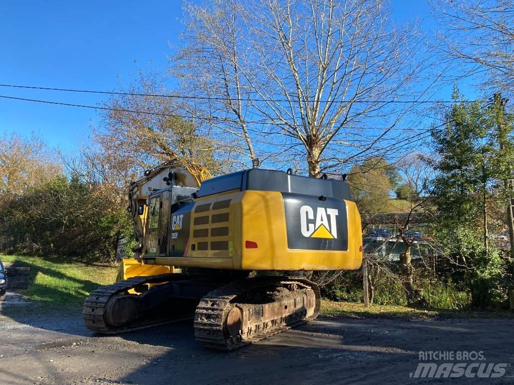CAT 352 F Pásová rýpadla