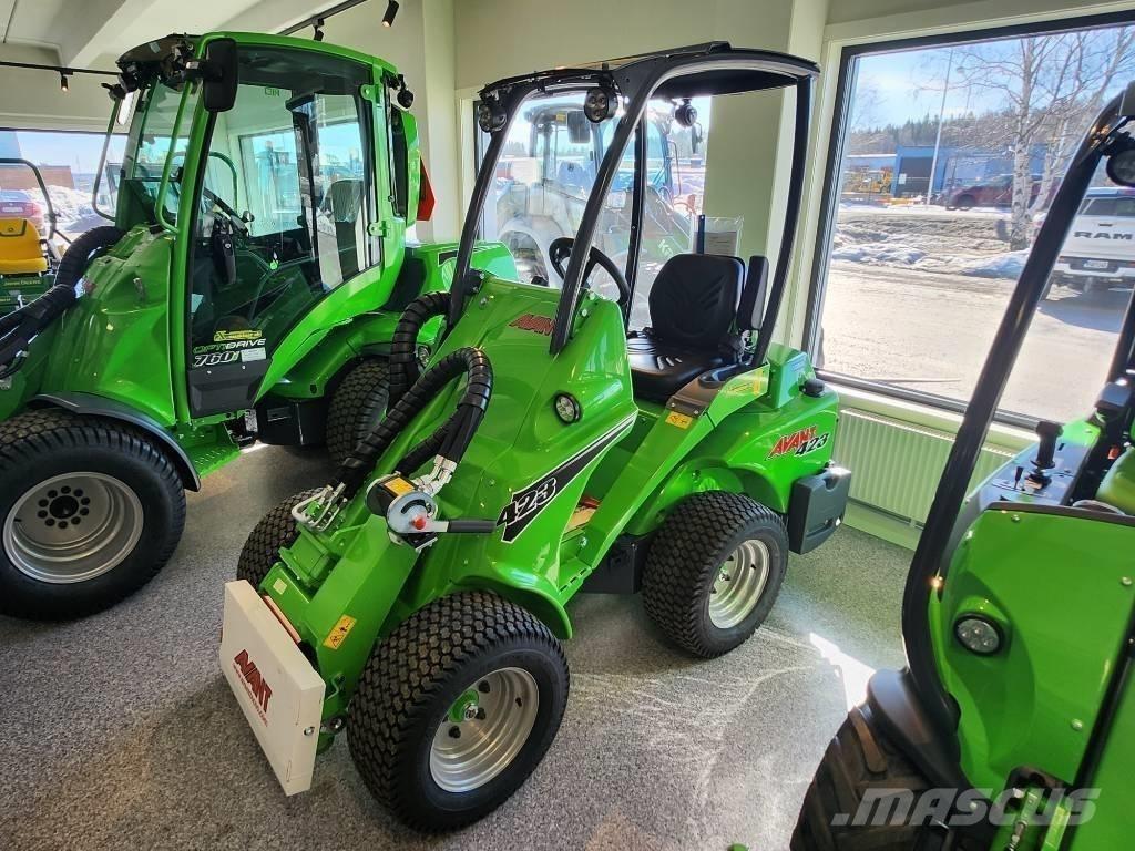 Avant 423 Smykem řízené nakladače