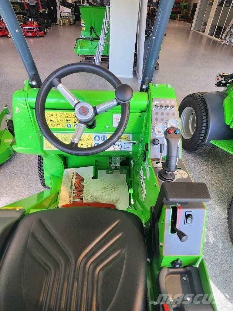 Avant 423 Smykem řízené nakladače