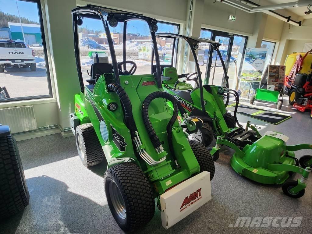 Avant 423 Smykem řízené nakladače