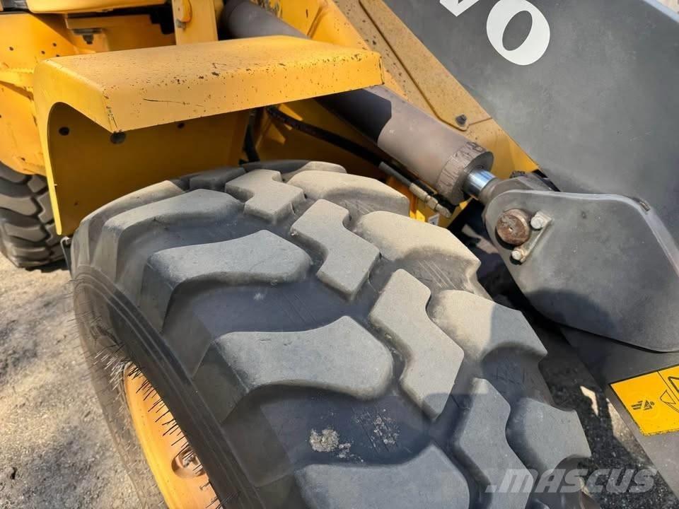 Volvo L 30 G Kolové nakladače