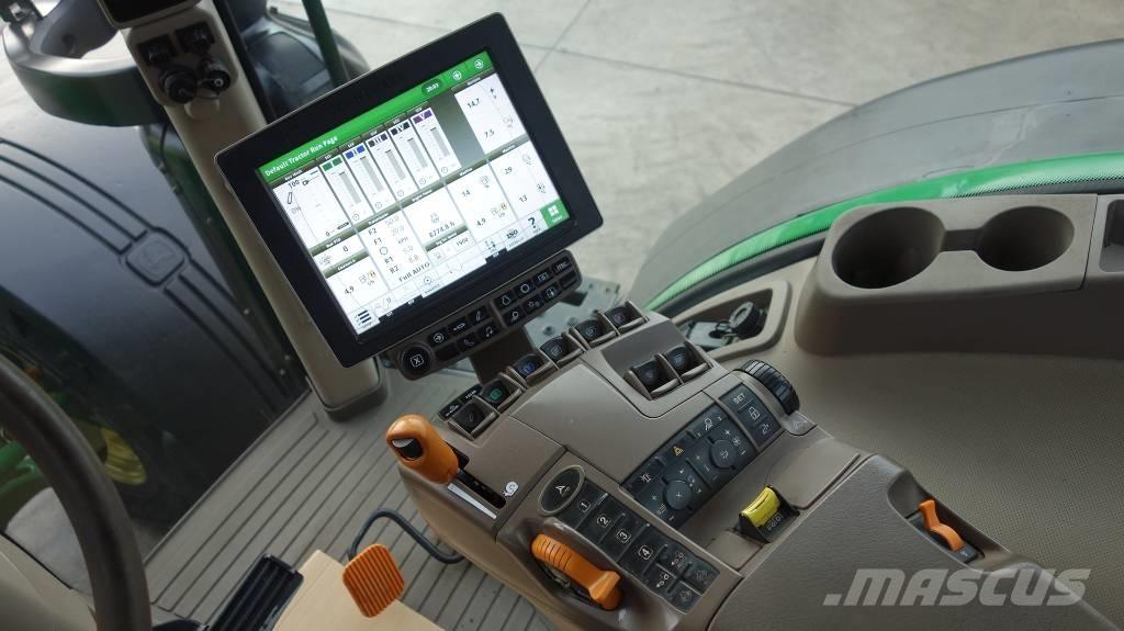 John Deere 8370 R Traktory