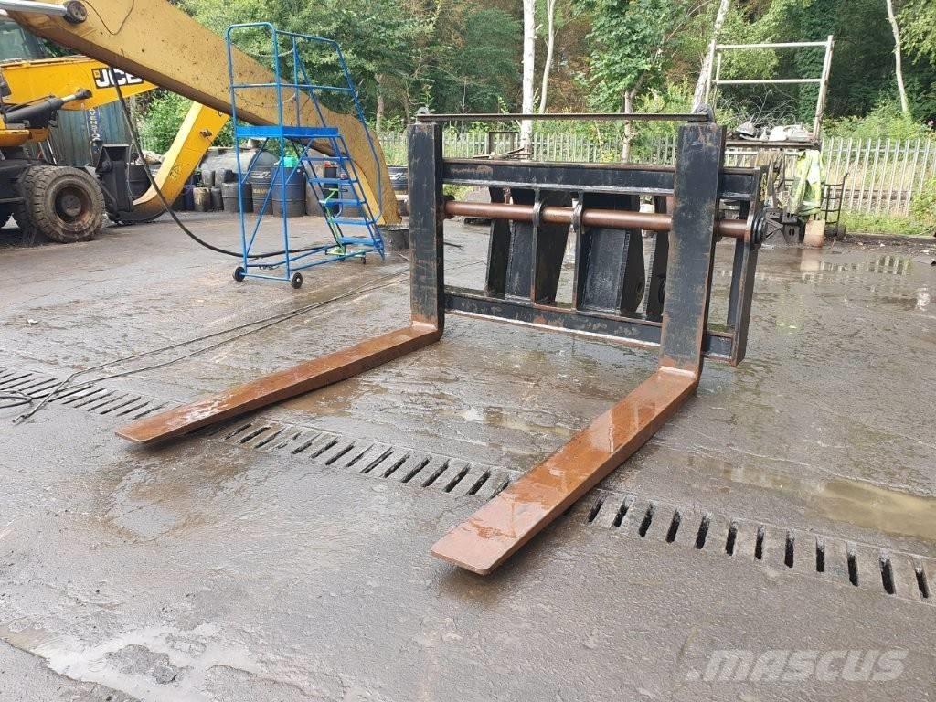 Volvo L 220 D Vidlice