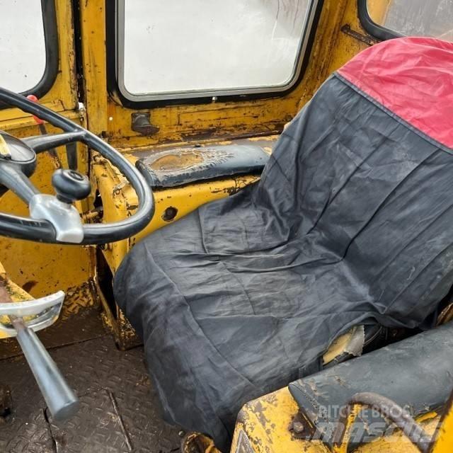 CAT 910 Kolové nakladače