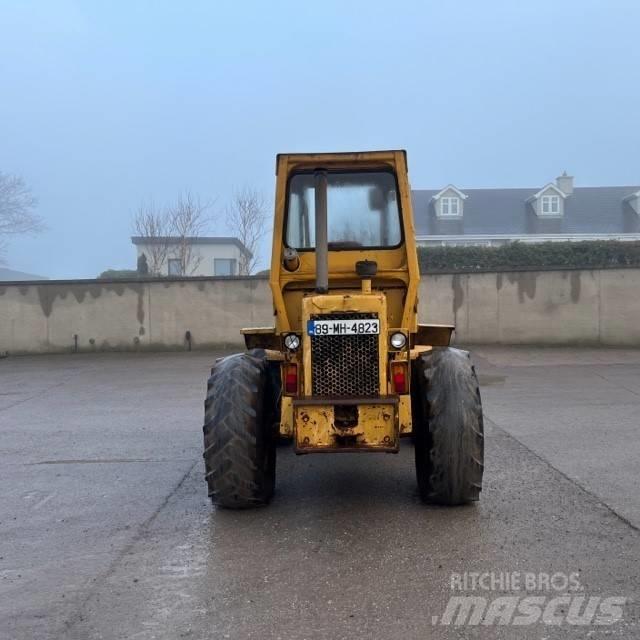 CAT 910 Kolové nakladače