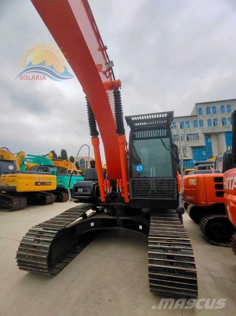 Hitachi ZX 200 Pásová rýpadla