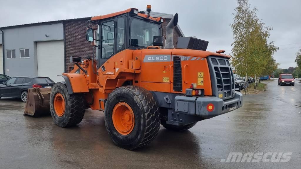 Doosan DL 200-3 Kolové nakladače