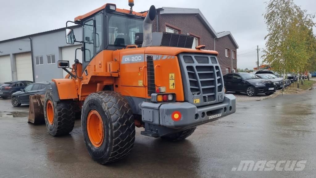 Doosan DL 200-3 Kolové nakladače