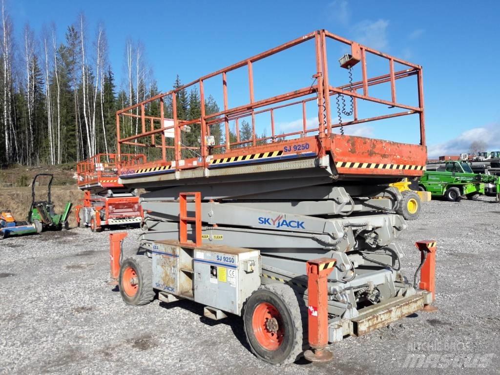 SkyJack SJ 9250 Nůžková zvedací plošina