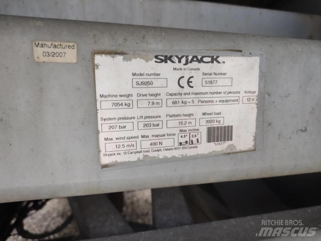 SkyJack SJ 9250 Nůžková zvedací plošina