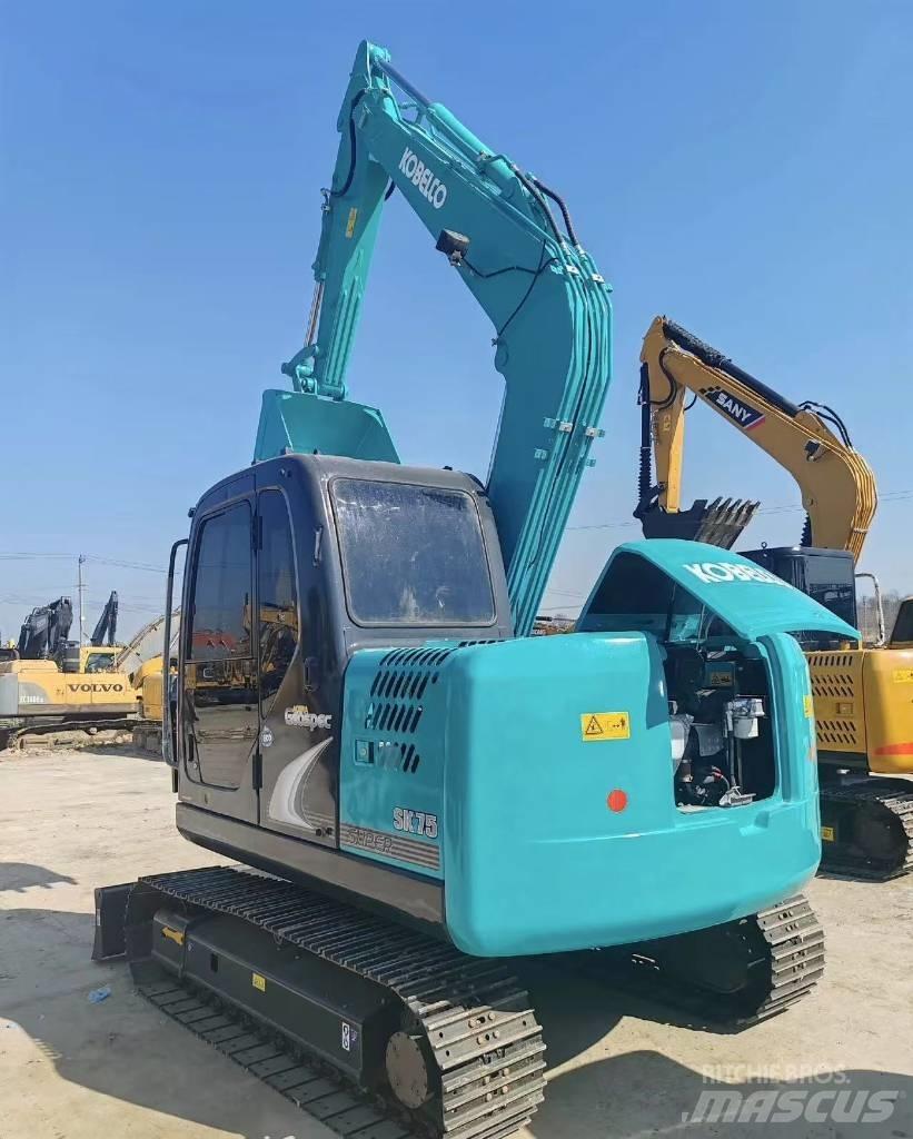Kobelco SK 75 Pásová rýpadla