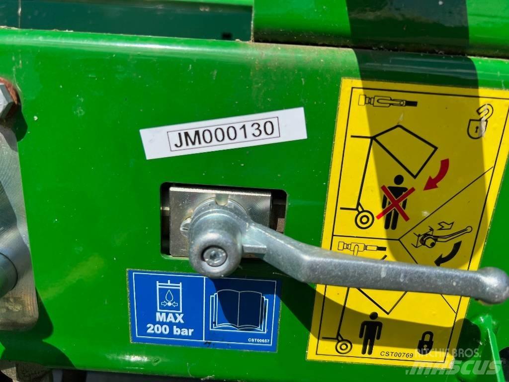 McHale F 5500 Lis na válcové balíky